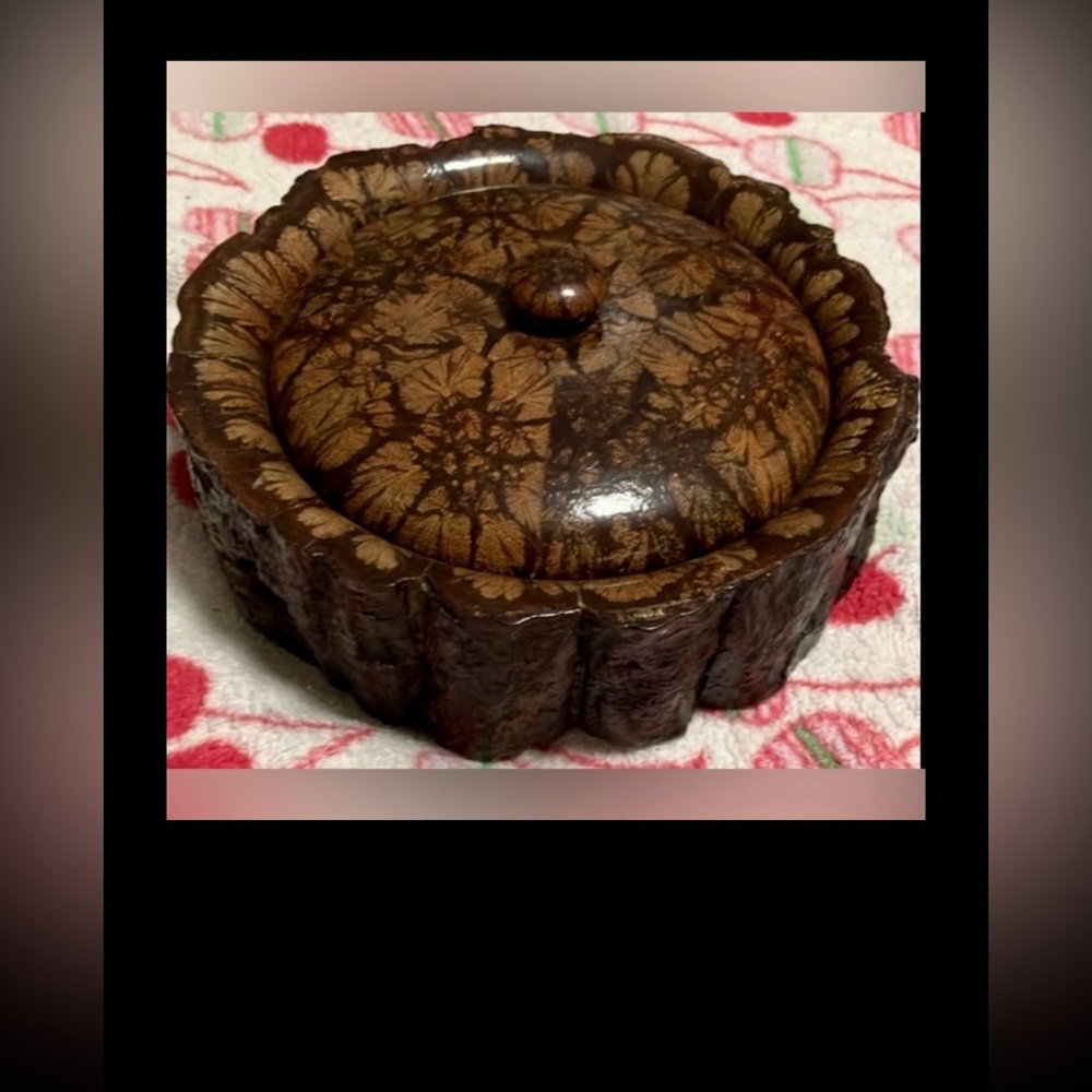 Vintage Varnished Paper Mache - wood effect round box with lid in Earthen tones